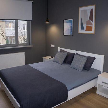 Apart-Hotel Kostjukowski Apartments Nizhynska 17 Lviv Bagian luar foto