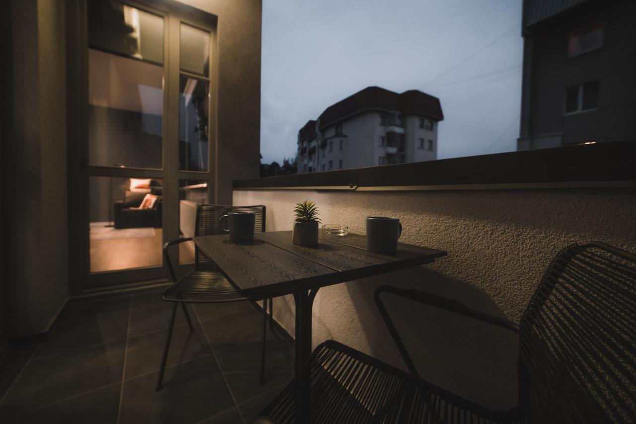 Apart-Hotel Kostjukowski Apartments Nizhynska 17 Lviv Bagian luar foto