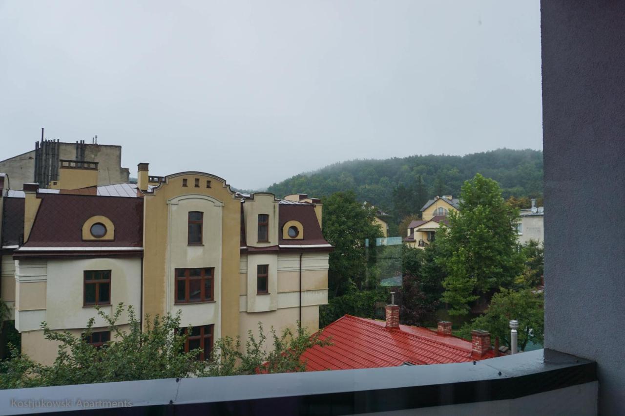 Apart-Hotel Kostjukowski Apartments Nizhynska 17 Lviv Bagian luar foto