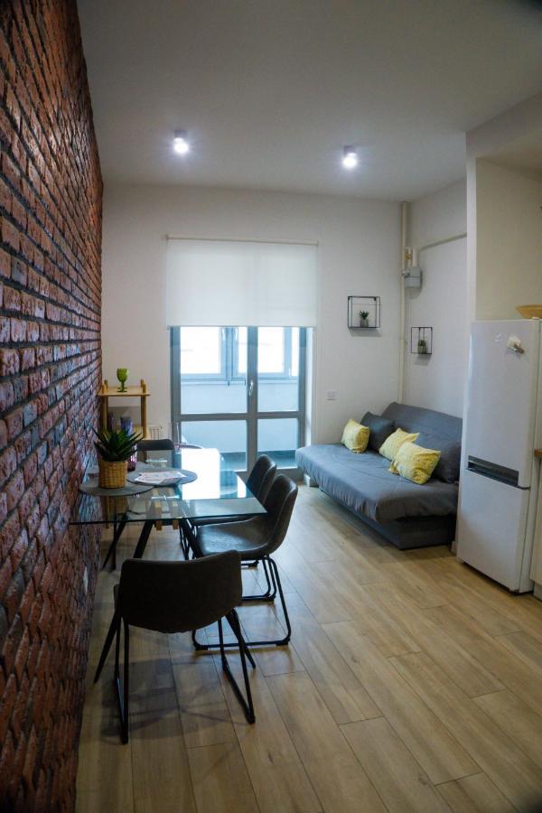 Apart-Hotel Kostjukowski Apartments Nizhynska 17 Lviv Bagian luar foto