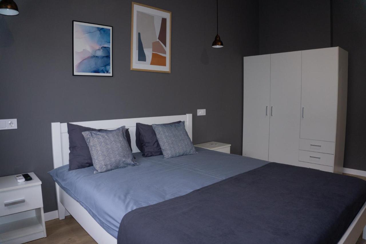 Apart-Hotel Kostjukowski Apartments Nizhynska 17 Lviv Bagian luar foto