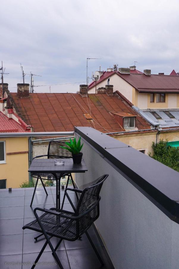 Apart-Hotel Kostjukowski Apartments Nizhynska 17 Lviv Bagian luar foto