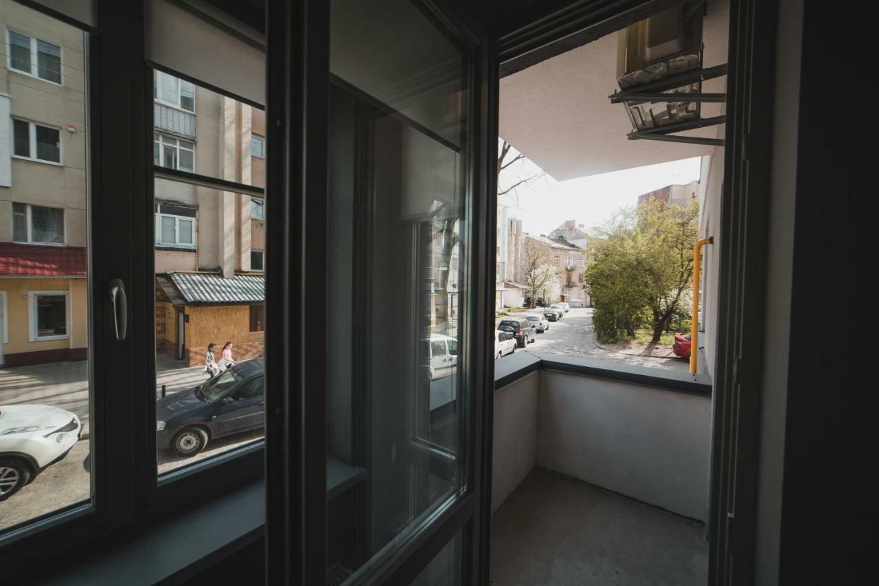 Apart-Hotel Kostjukowski Apartments Nizhynska 17 Lviv Bagian luar foto